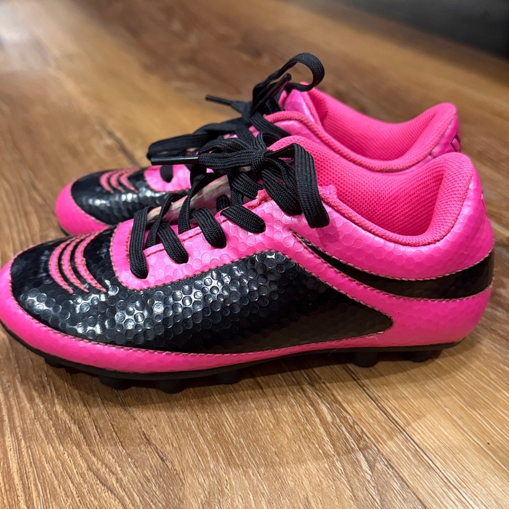 Vizari Infinity Girls Firm Ground Soccer Cleats (Size 10C)(EUC)